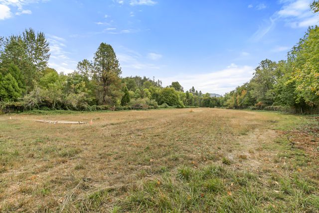 1225 Messinger Road, Grants Pass, OR 97527