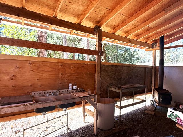 1225 Messinger Road, Grants Pass, OR 97527
