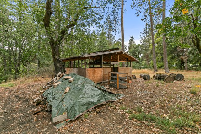 1225 Messinger Road, Grants Pass, OR 97527