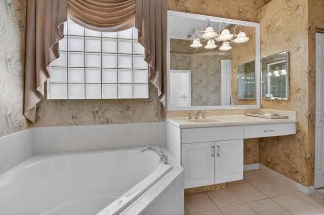 5241 Brisata Circle G, Boynton Beach, FL 33437