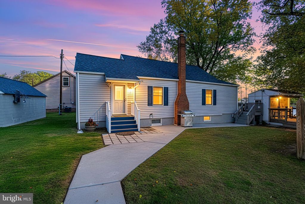 Image 2 of property listing at 1907 WILLS RD, Baltimore, MD 21222