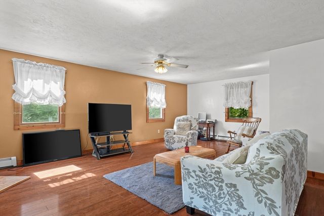 286 Mendall Rd, Acushnet, MA 02743