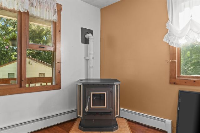 286 Mendall Rd, Acushnet, MA 02743