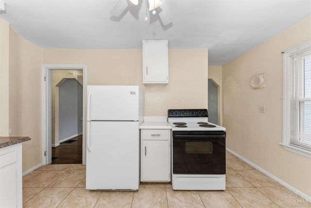 1742 Ashbrook Drive, Cincinnati, OH 45238