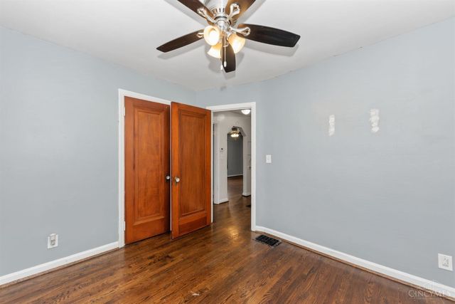 1742 Ashbrook Drive, Cincinnati, OH 45238