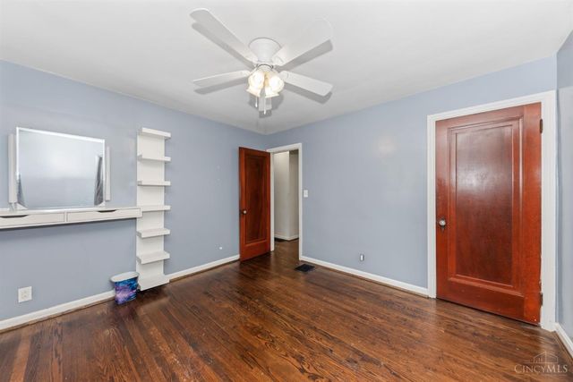 1742 Ashbrook Drive, Cincinnati, OH 45238