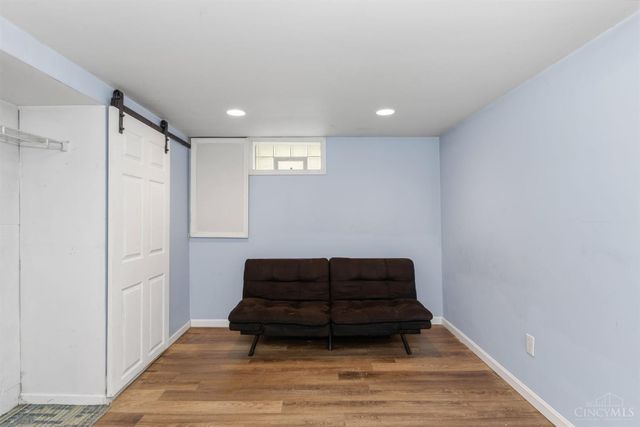 1742 Ashbrook Drive, Cincinnati, OH 45238