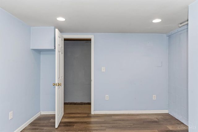 1742 Ashbrook Drive, Cincinnati, OH 45238