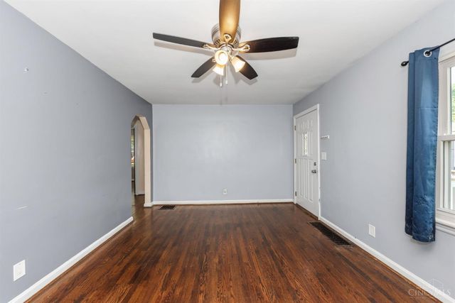 1742 Ashbrook Drive, Cincinnati, OH 45238