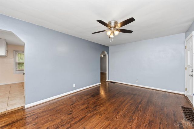 1742 Ashbrook Drive, Cincinnati, OH 45238