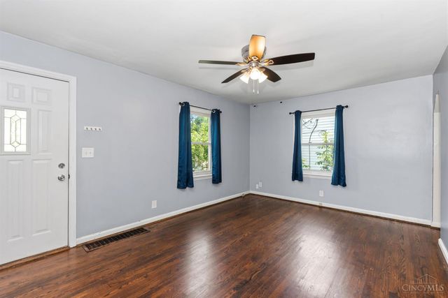 1742 Ashbrook Drive, Cincinnati, OH 45238