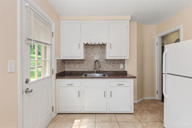 1742 Ashbrook Drive, Cincinnati, OH 45238