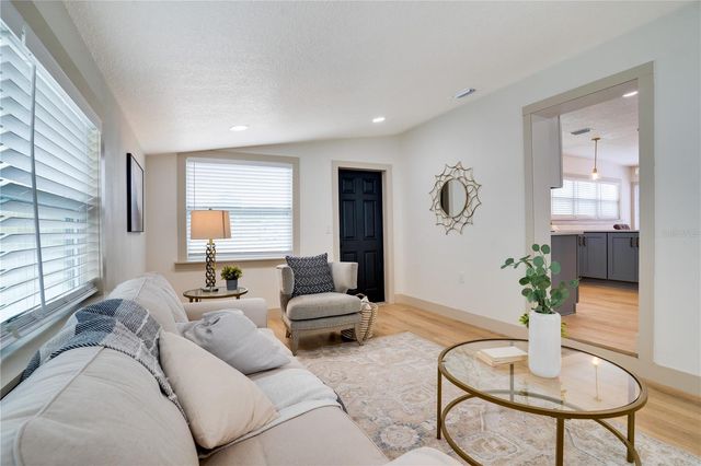 6346 35TH AVENUE N, St Petersburg, FL 33710