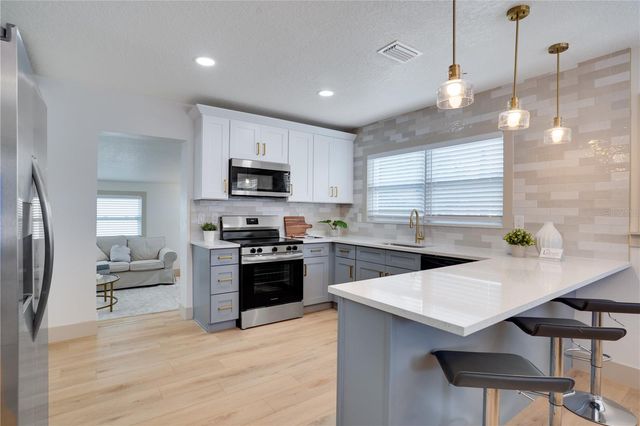 6346 35TH AVENUE N, St Petersburg, FL 33710