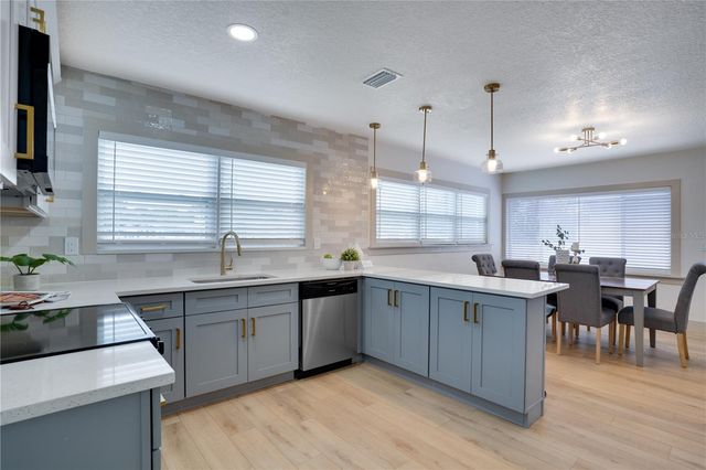6346 35TH AVENUE N, St Petersburg, FL 33710