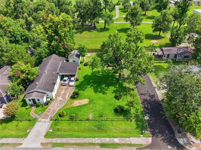 5102 Noble Street, Houston, TX 77020