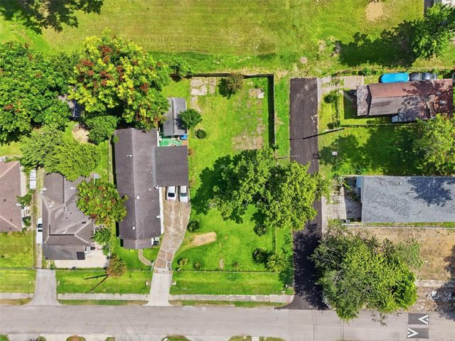 5102 Noble Street, Houston, TX 77020