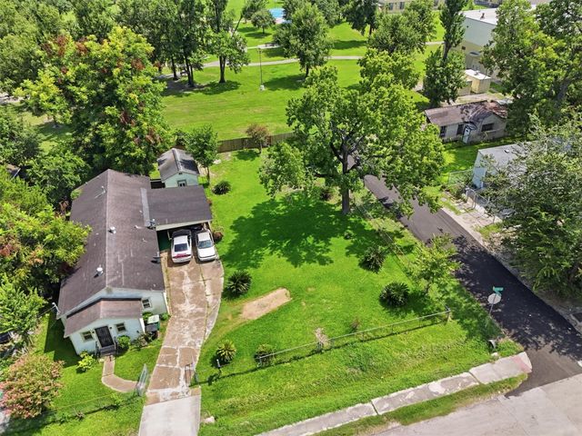5102 Noble Street, Houston, TX 77020