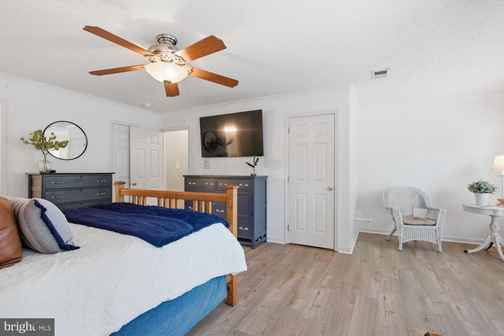 Image 26 of property listing at 22 POCAHONTAS CT, La Plata, MD 20646