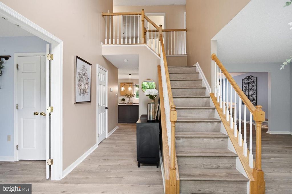 Image 7 of property listing at 22 POCAHONTAS CT, La Plata, MD 20646