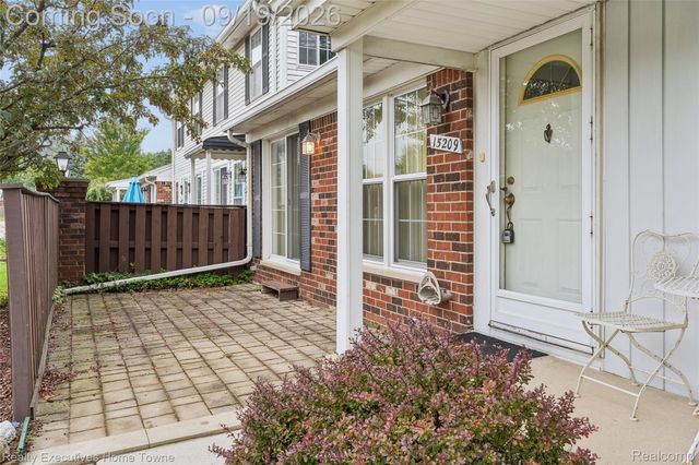 15209 Renshaw Drive, Clinton Charter Township, MI 48038