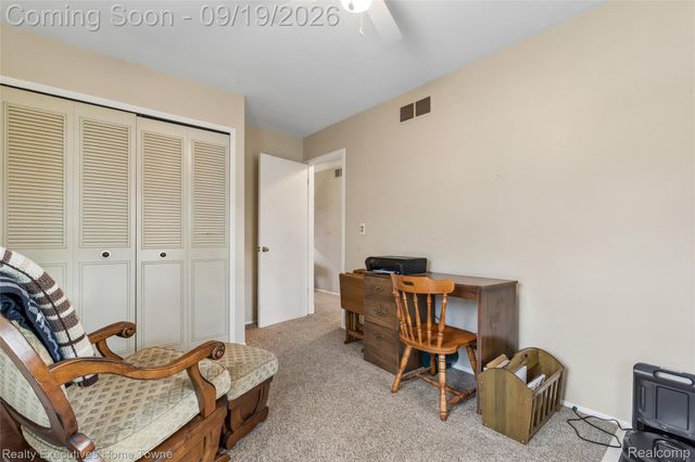 15209 Renshaw Drive, Clinton Charter Township, MI 48038