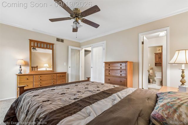 15209 Renshaw Drive, Clinton Charter Township, MI 48038