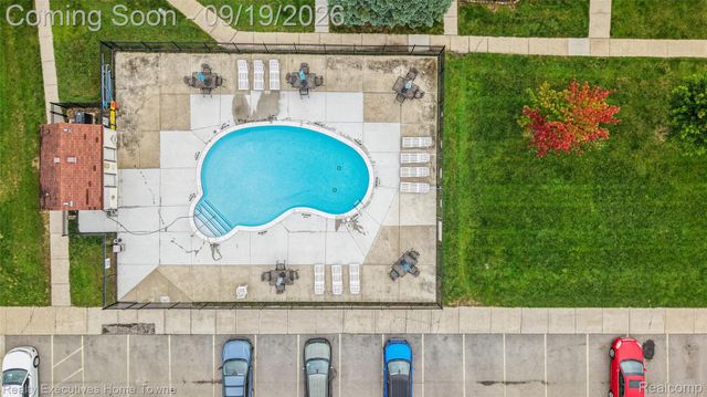 15209 Renshaw Drive, Clinton Charter Township, MI 48038