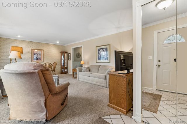 15209 Renshaw Drive, Clinton Charter Township, MI 48038