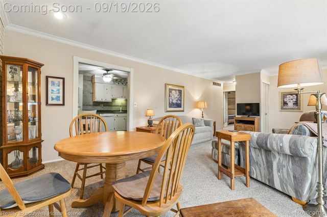 15209 Renshaw Drive, Clinton Charter Township, MI 48038
