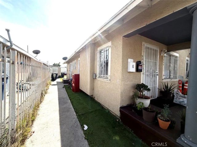 352 E 84th Place, Los Angeles, CA 90003