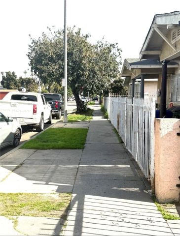 352 E 84th Place, Los Angeles, CA 90003