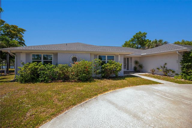 137 SINCLAIR STREET SE, Port Charlotte, FL 33952