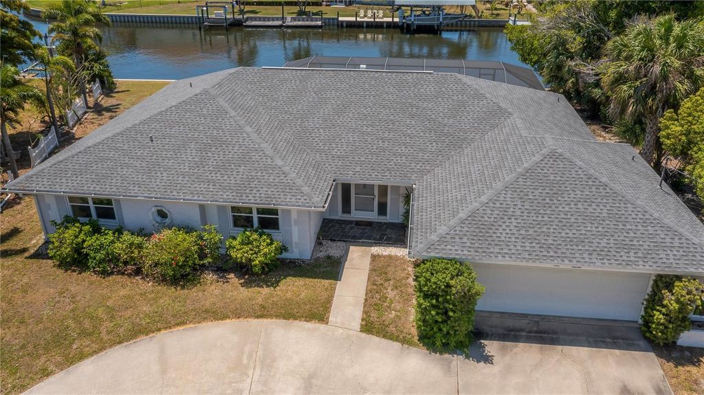 Image 2 of property listing at 137 SINCLAIR STREET SE, Port Charlotte, FL 33952