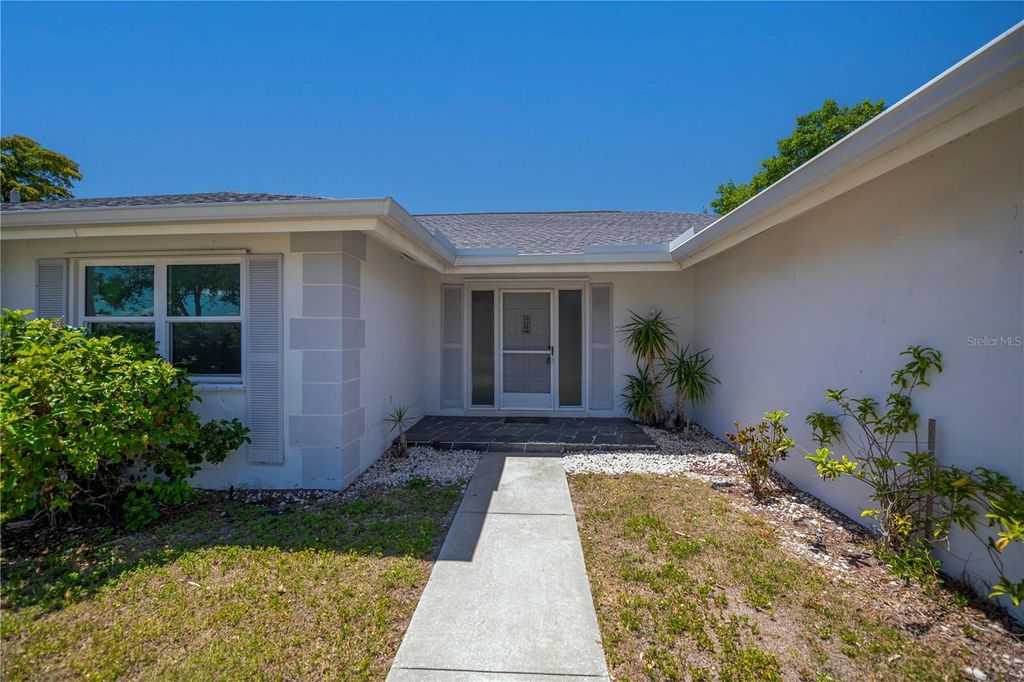 Image 11 of property listing at 137 SINCLAIR STREET SE, Port Charlotte, FL 33952