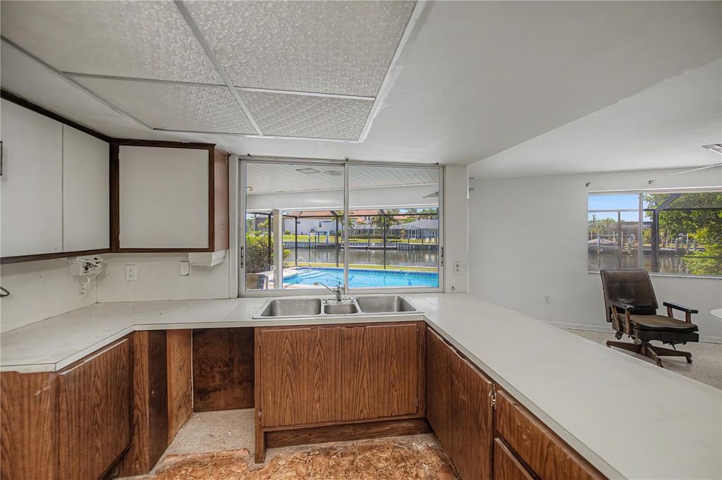 Image 24 of property listing at 137 SINCLAIR STREET SE, Port Charlotte, FL 33952