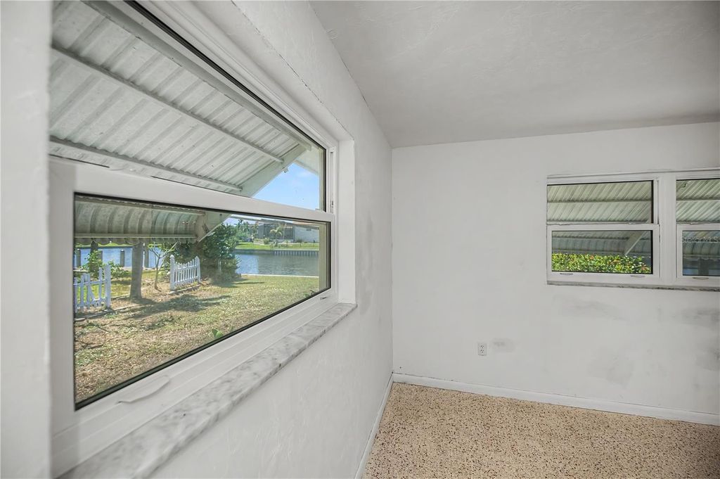 Image 34 of property listing at 137 SINCLAIR STREET SE, Port Charlotte, FL 33952
