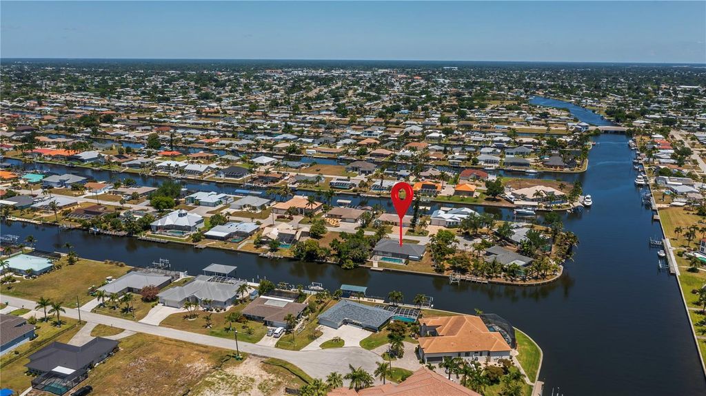 Image 9 of property listing at 137 SINCLAIR STREET SE, Port Charlotte, FL 33952