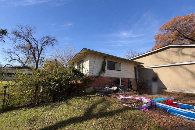 446 Town Creek Drive, Dallas, TX 75232