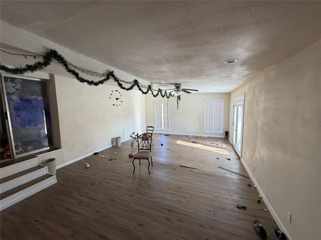 446 Town Creek Drive, Dallas, TX 75232