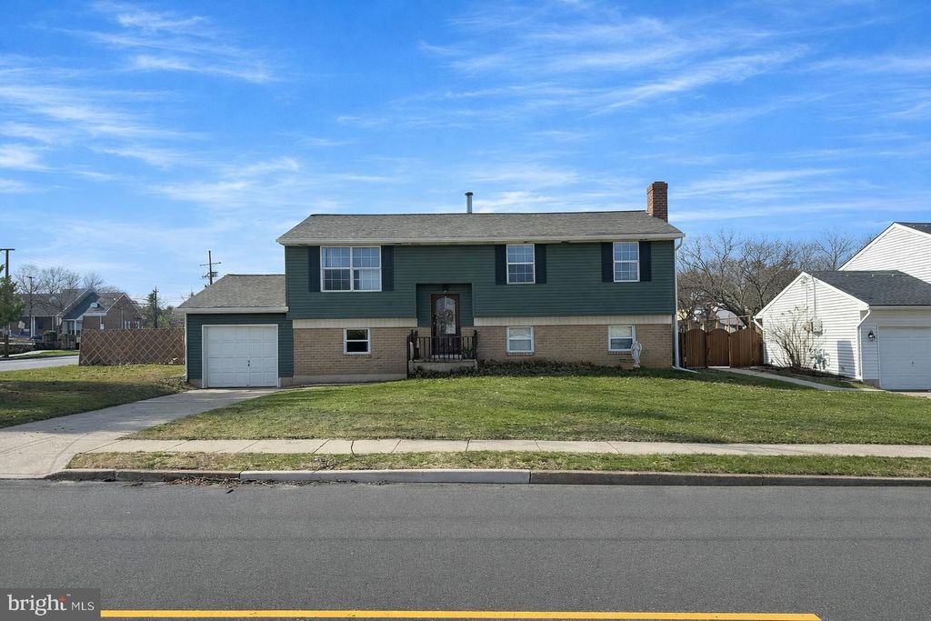 105 CENTRAL AVE, Woodbury Heights, NJ 08097