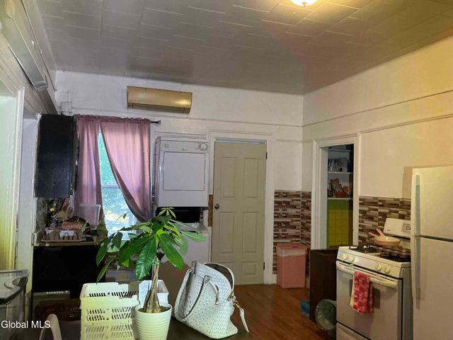 486 4th Street, Troy, NY 12180