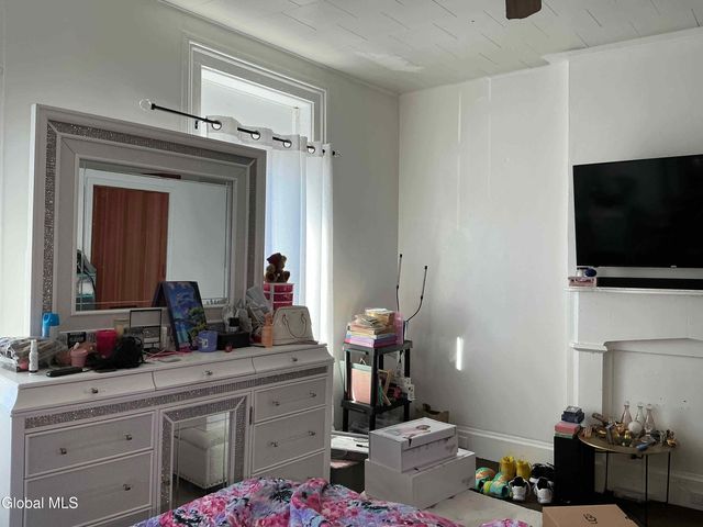 486 4th Street, Troy, NY 12180