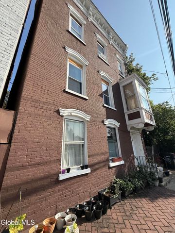 486 4th Street, Troy, NY 12180