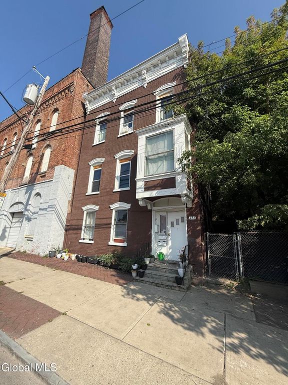 486 4th Street, Troy, NY 12180