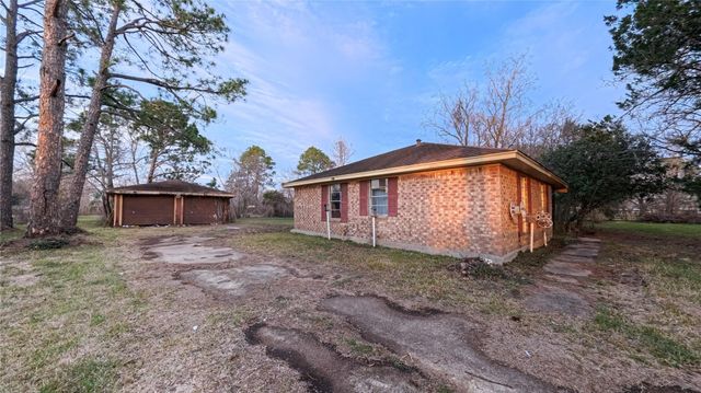 748 County Road 296d, Alvin, TX 77511