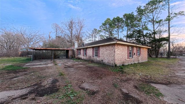 748 County Road 296d, Alvin, TX 77511
