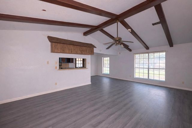 748 County Road 296d, Alvin, TX 77511