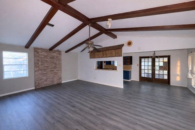 748 County Road 296d, Alvin, TX 77511