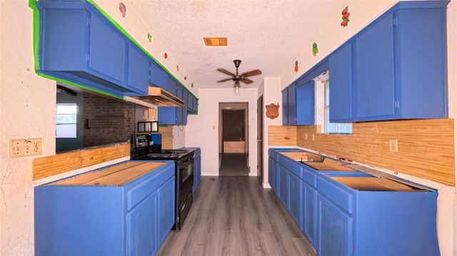 748 County Road 296d, Alvin, TX 77511